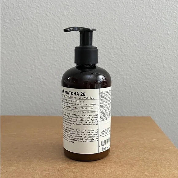 Le Labo Thé Matcha 26 Perfuming Body Lotion — Brown & White Bottle